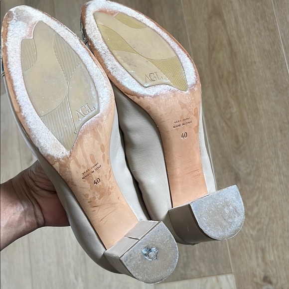 AGL Cream and Black Two-Tone Flats - Picture 3 of 3